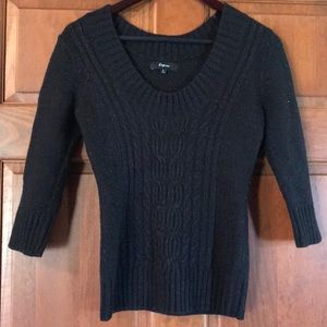 Classic fitted back sweater
